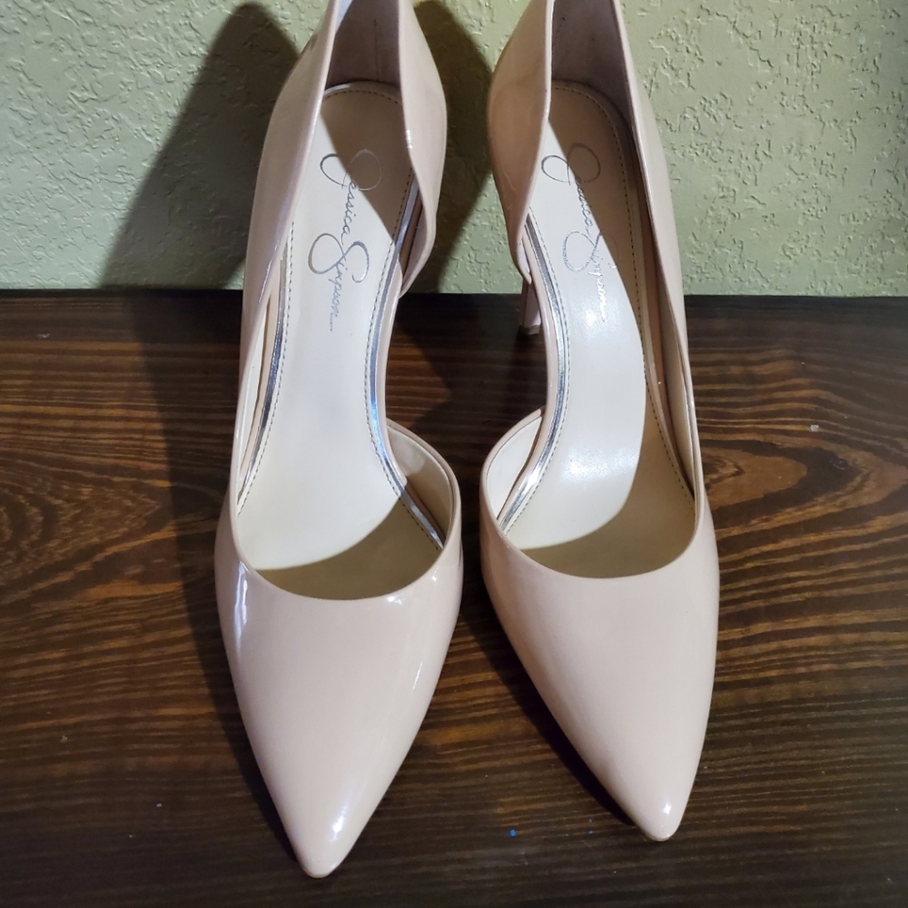 Jessica Simpson 9.5m nude pumps